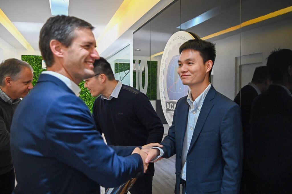 AVANCES | Mantegazza nuevamente con empresarios chinos 15 Chinos