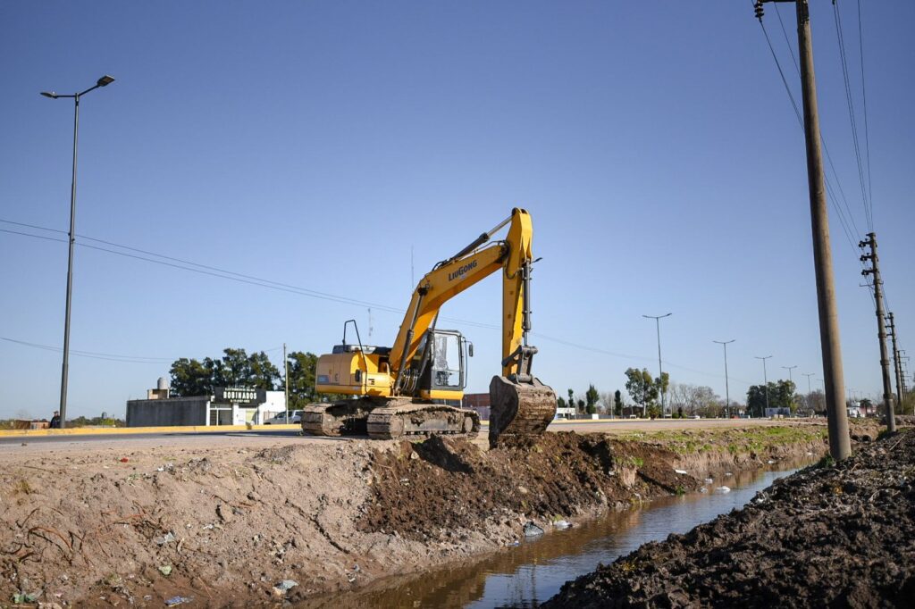 SERVICIOS | Mejoras en iluminación, desagües y espacios públicos en todo el distrito 7 SERVICIOS