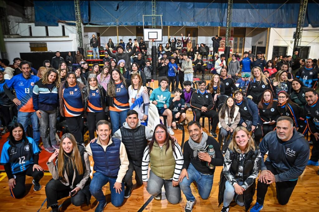 DEPORTES | Fuerte impulso y apoyo a los clubes de barrio 11 DEPORTES