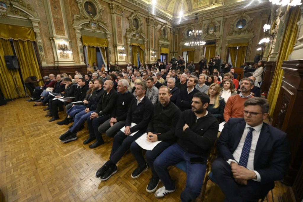 CRISIS SANITARIA | El fuerte ajuste de Milei asfixia a los hospitales provinciales 5