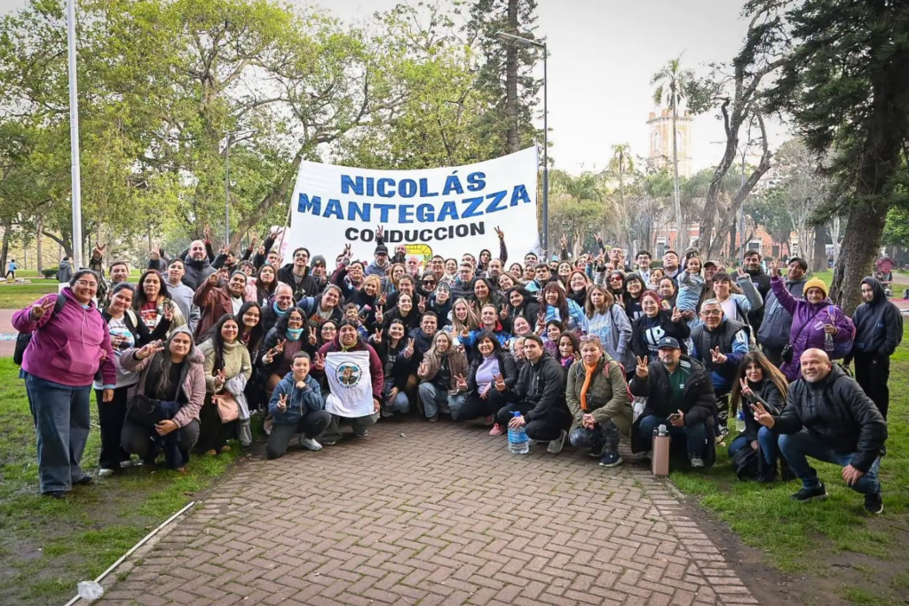 BANDERAZO | El Peronismo de San Vicente pidió por la libertad de Cristina Fernández 6