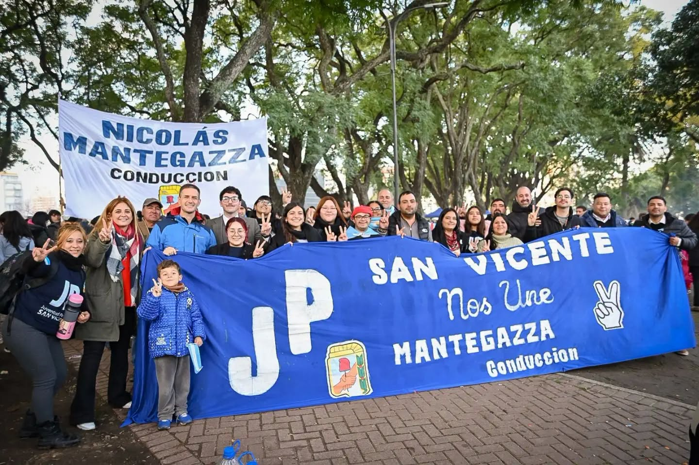 Banderazo por la libertad de Cristina Fernández en Parque Lezama