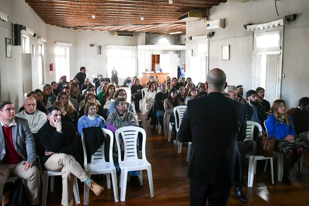 TEJIENDO REDES: San Vicente profundiza la formación profesional contra la violencia de género 3