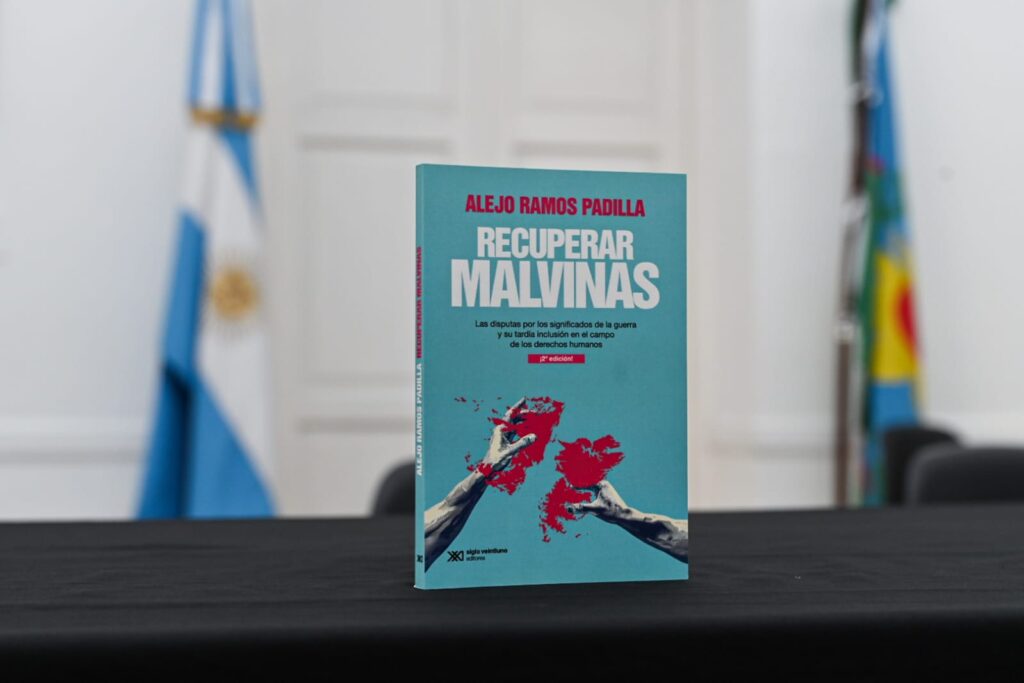 Presentación en el municipio de San Vicente del Libro "Recuperar Malvinas" escrito por el Juez Federal Alejo Ramos Padilla