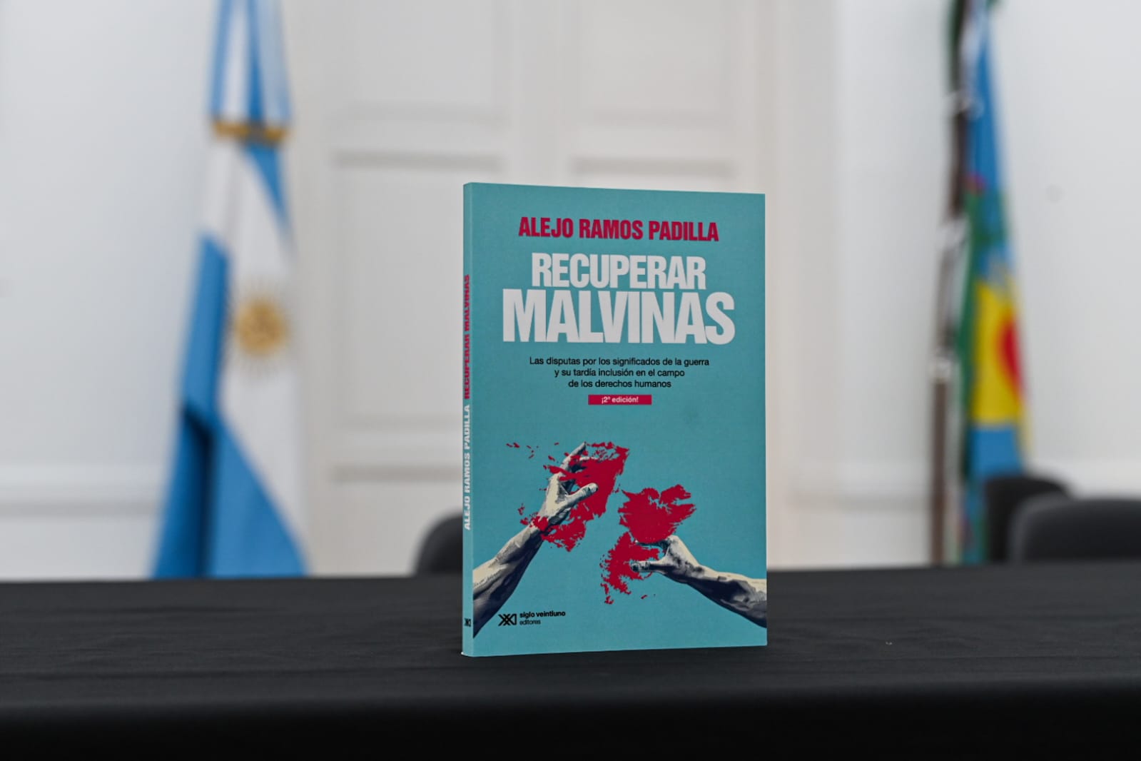 Presentación en el municipio de San Vicente del Libro "Recuperar Malvinas" escrito por el Juez Federal Alejo Ramos Padilla