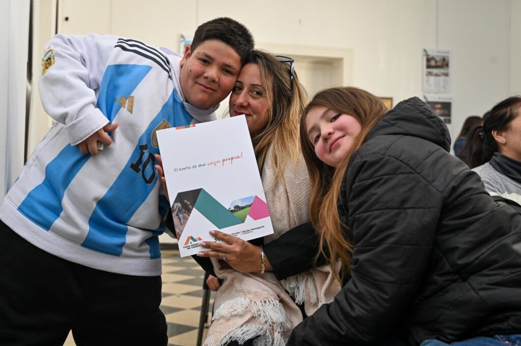 readjudicación de 14 viviendas en el Barrio Empalme