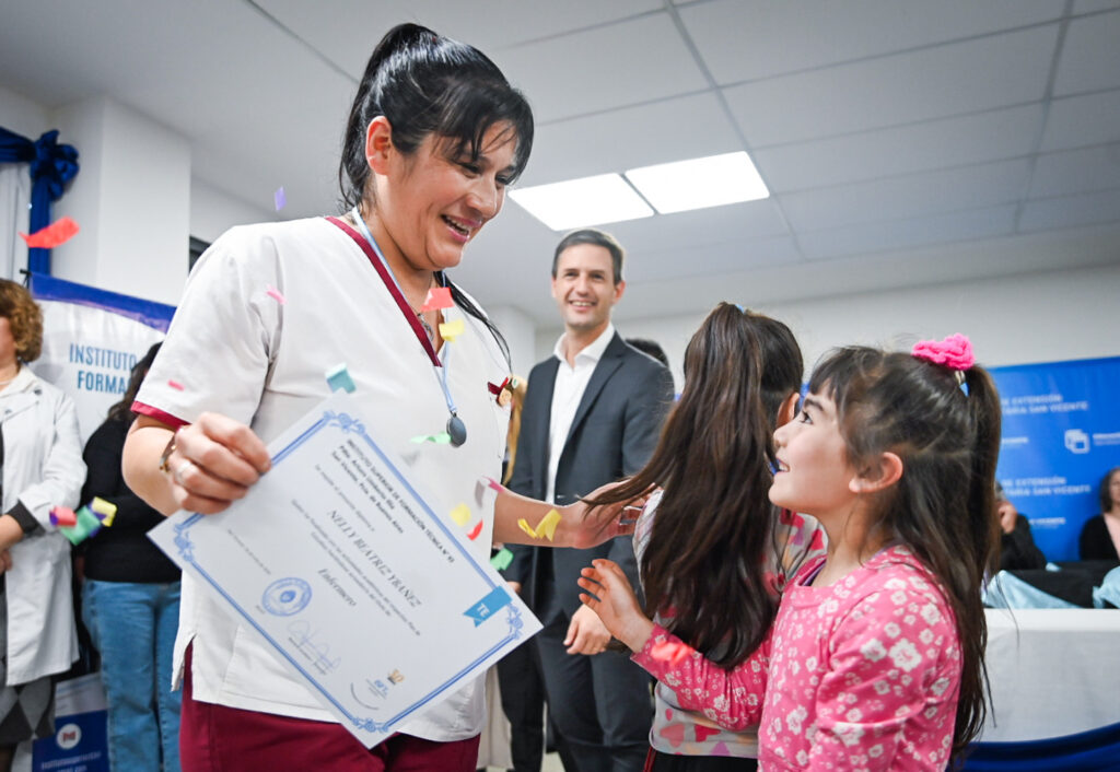 EDUCACIÓN | San Vicente celebró una nueva generación de egresados del Plan FINES y del ISFT N° 93 5