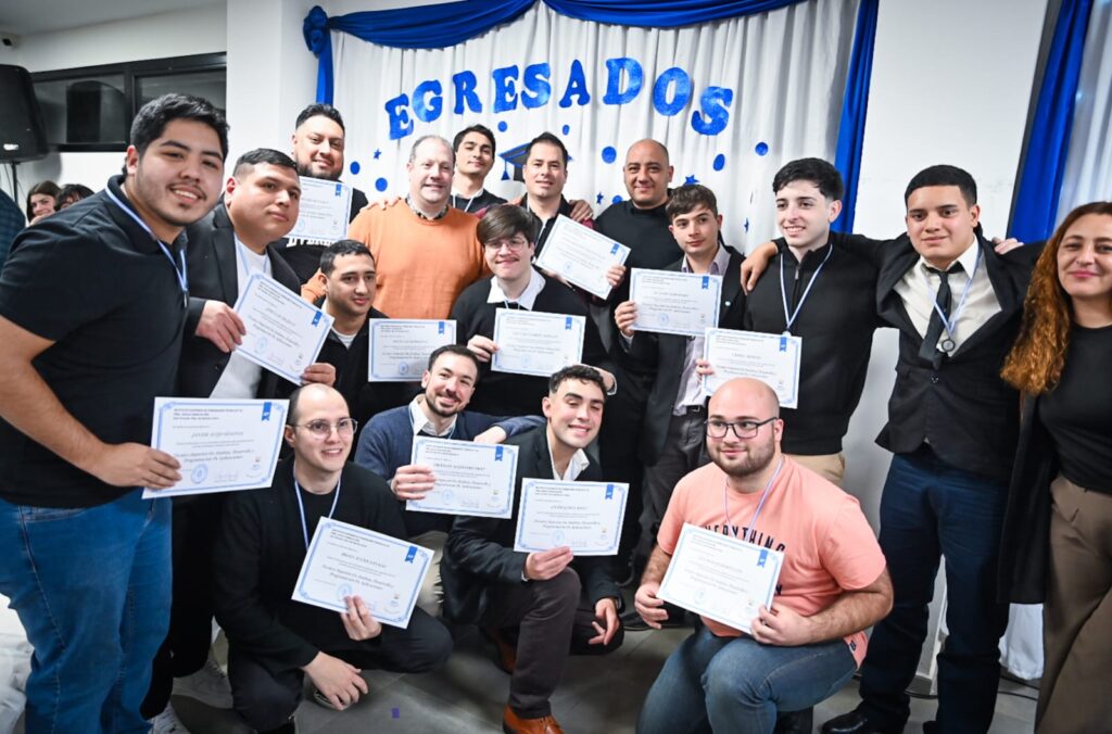 EDUCACIÓN | San Vicente celebró una nueva generación de egresados del Plan FINES y del ISFT N° 93 3
