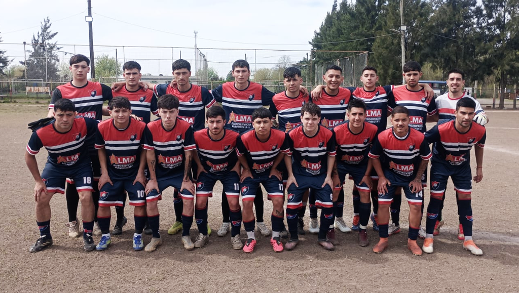 Triunfo importante de la 1ra del Deportivo San Vicente | Victoria 2 a 0 y jornada perfecta en juveniles 3 La primera división del Depo le ganó 2 a 0 a Fuerza Sur por la fecha 5 de la Zona Campeonato de la Liga Metropolitana de Fútbol