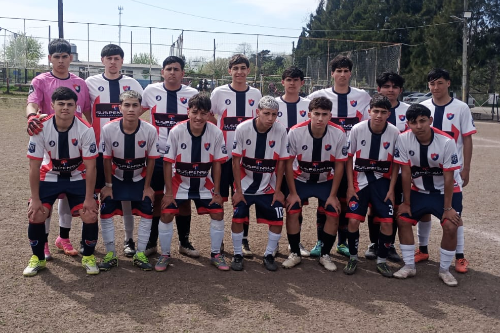 Triunfo importante de la 1ra del Deportivo San Vicente | Victoria 2 a 0 y jornada perfecta en juveniles 5 La cuarta división del Deportivo San Vicente ganó 5 a 2 frente a Fuerza Sur