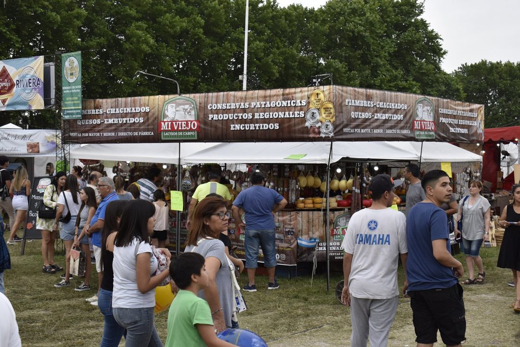 TURISMO | 4 motivos para una salida imperdible a San Vicente en esta primavera 6 ## Tradición criolla: parrillas, ferias y la Fiesta de la Mozzarella.