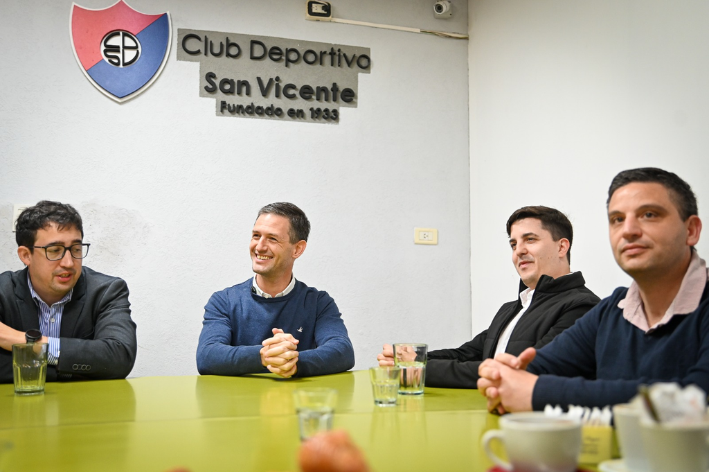 Reunión de trabajo entre el intendente Nicolás Mantegazza y la comisión directiva del Deportivo San Vicente.