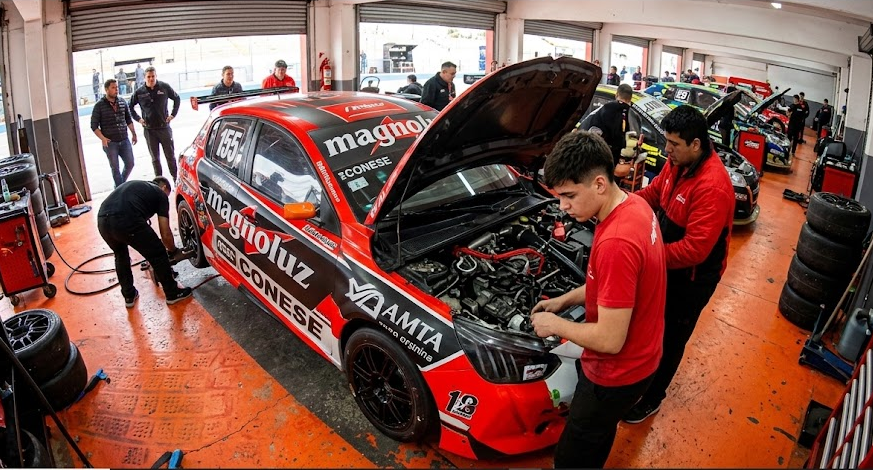 Gran trabajo del JPM en boxes para poner a Gastón Iansa en Mendoza en pista 