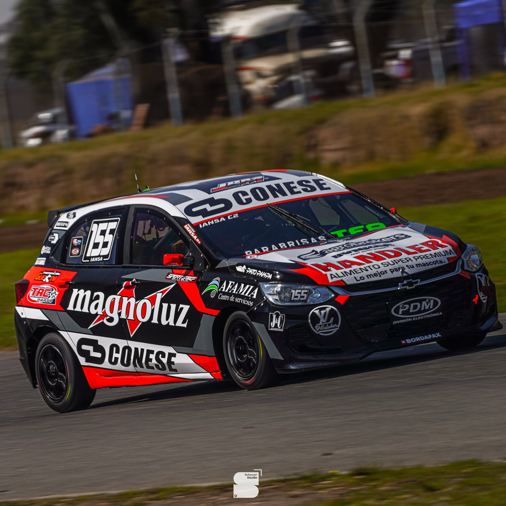 TN CLASE 2 | Gastón Iansa cambia de marca para desde la proxima fecha en Mendoza 4 Chevrolet Onix de Gastón Iansa transitando a fondo durante la final de Río Cuarto.