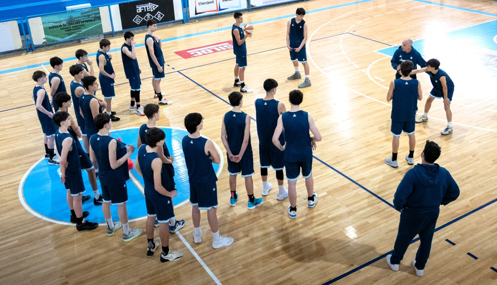 Entrenamiento de la Preselección Argentina U15 Masculina de básquetbol en las instalaciones del CeNARD